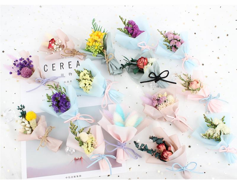 Can artificial flowers be used to dress up the bedroom? Artificial