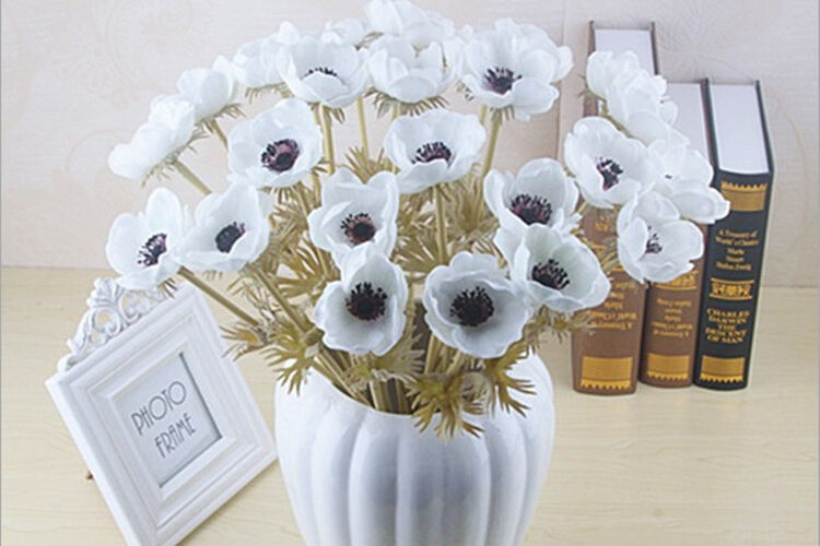 High-quality simulation fashion rose wedding hand holding rose (3)