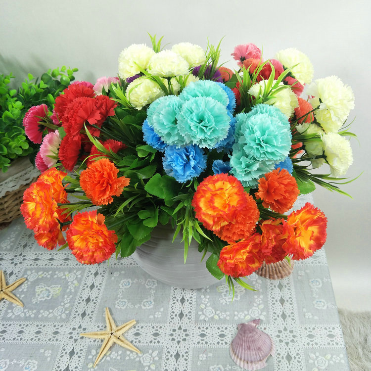 Highend artificial flowers are sold in a diversified model